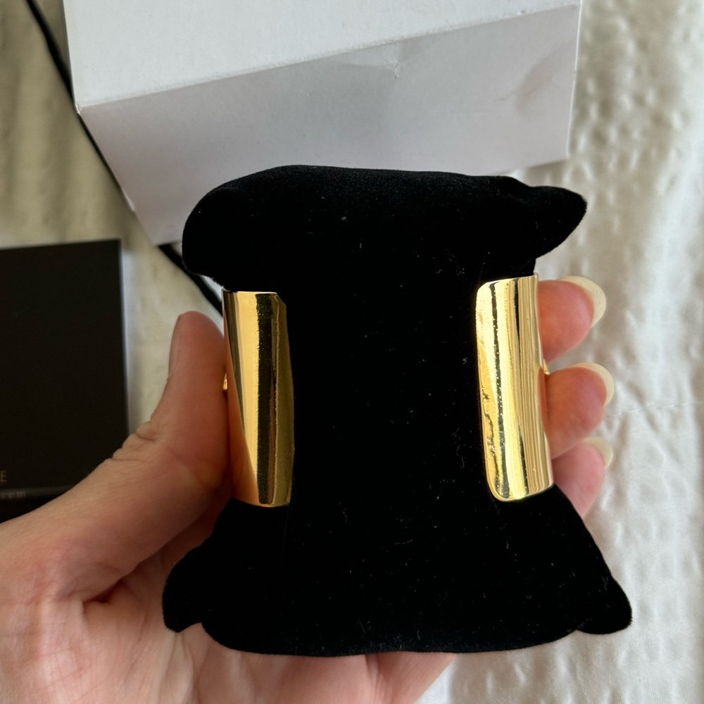 SALE‼️ ONLY TODAY‼️ plated with 24-karat gold for a warm, luxurious sheen. - Picture 8 of 9